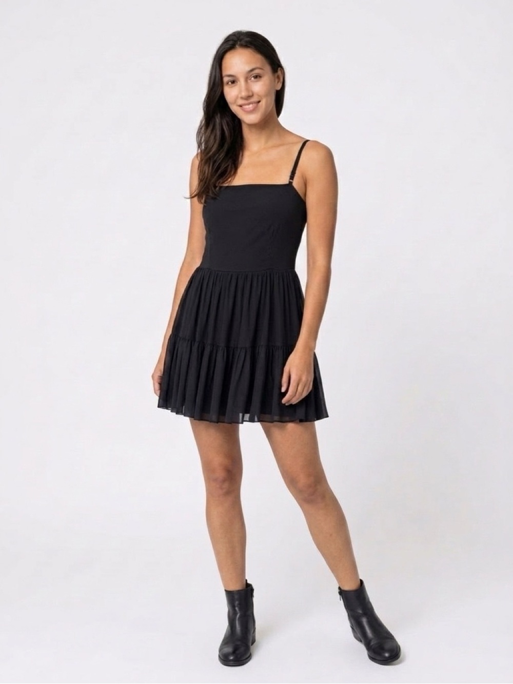 New Blogilates Black Spaghetti-Strap Tiered Mini Dress